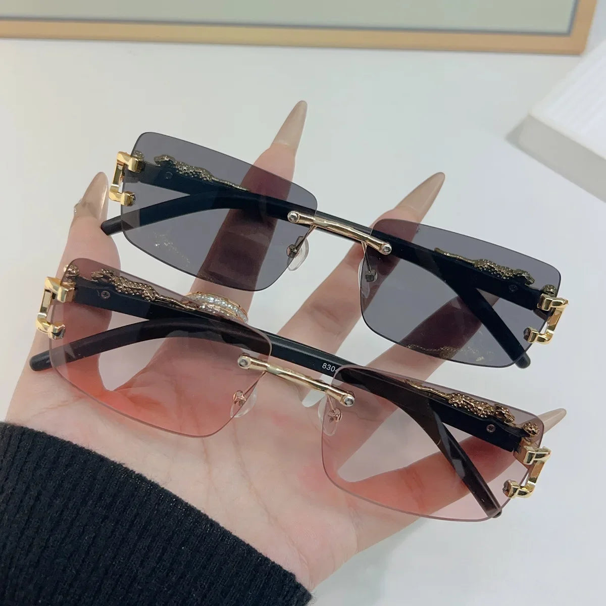 1 Pc Fashionable Women Men Sunglasses Frameless Rectangular Personalized Sunglasses for Daily Life Vintage Sun Glasses Gafas